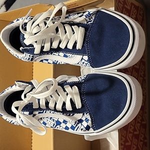 Old skool off the Wall Vans